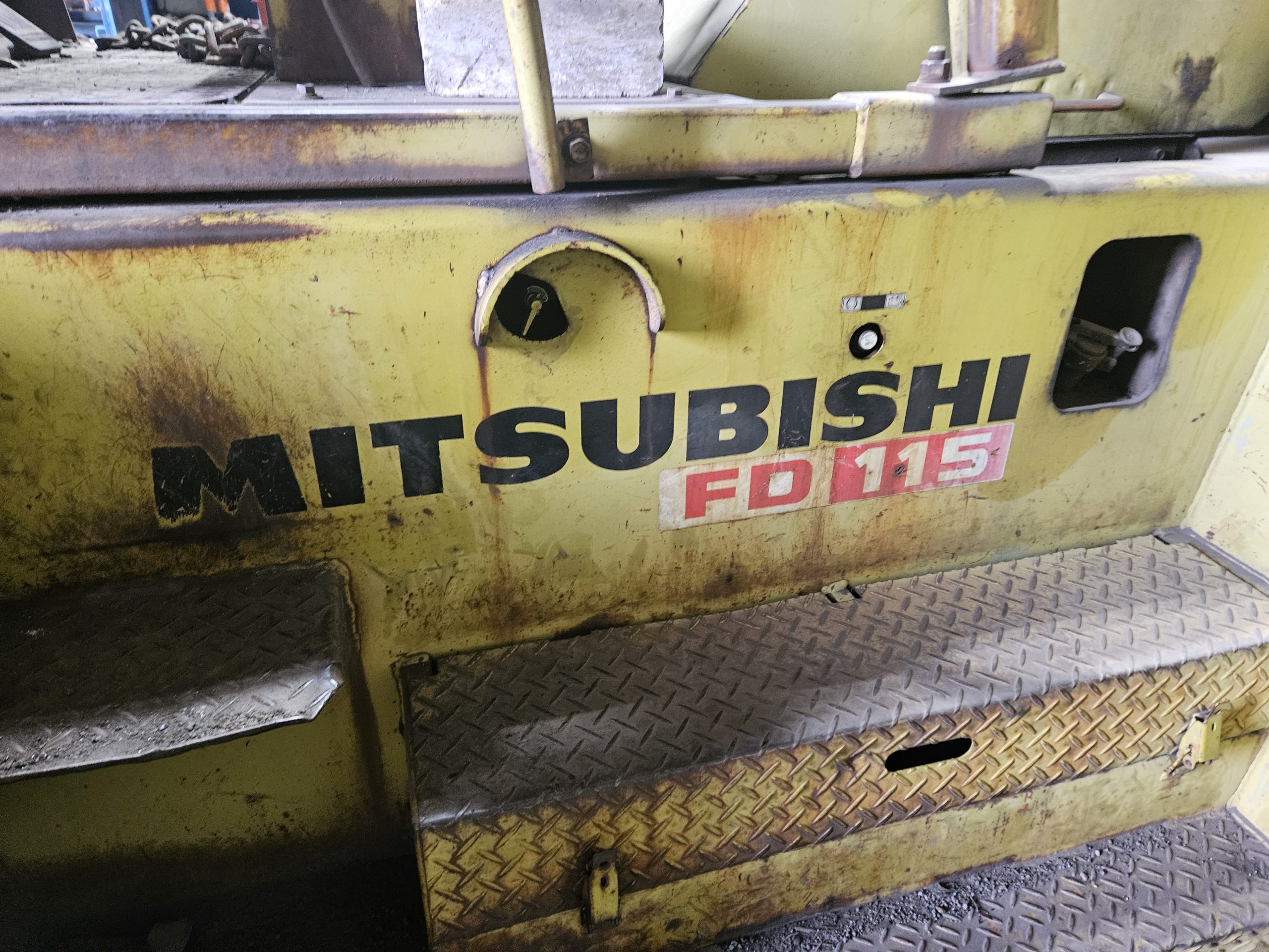 Mitsubishi FD115 forklift - Image 2