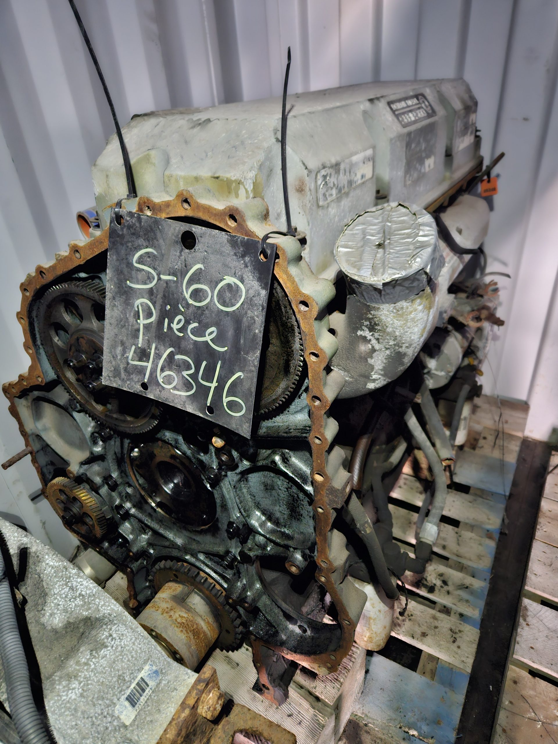DD60-E05 — DD60 1995 Engine, Mostly Complete - Image 3
