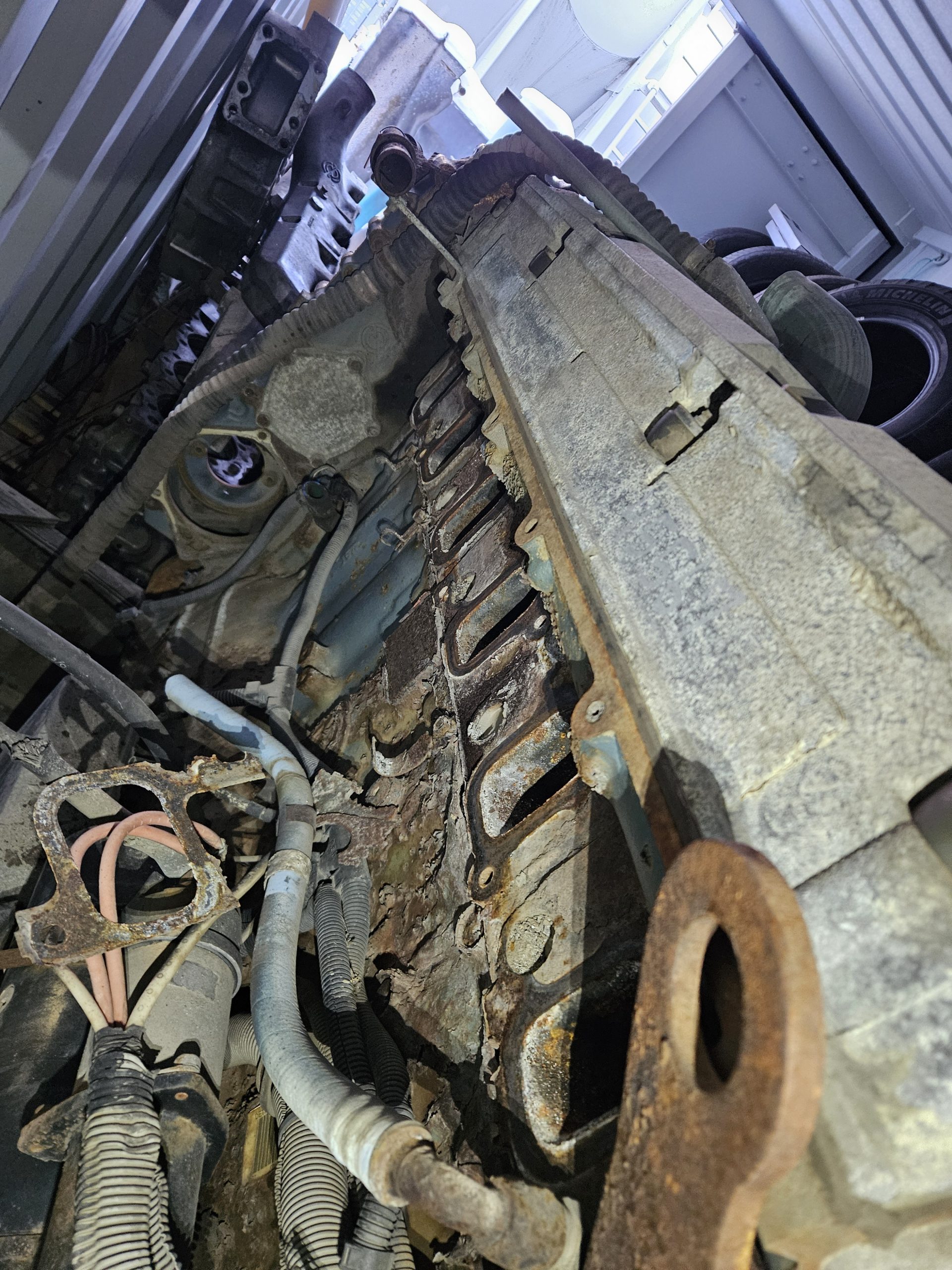 DD60-E04 — DD60 1990 DDEC II Engine, ECM on Block