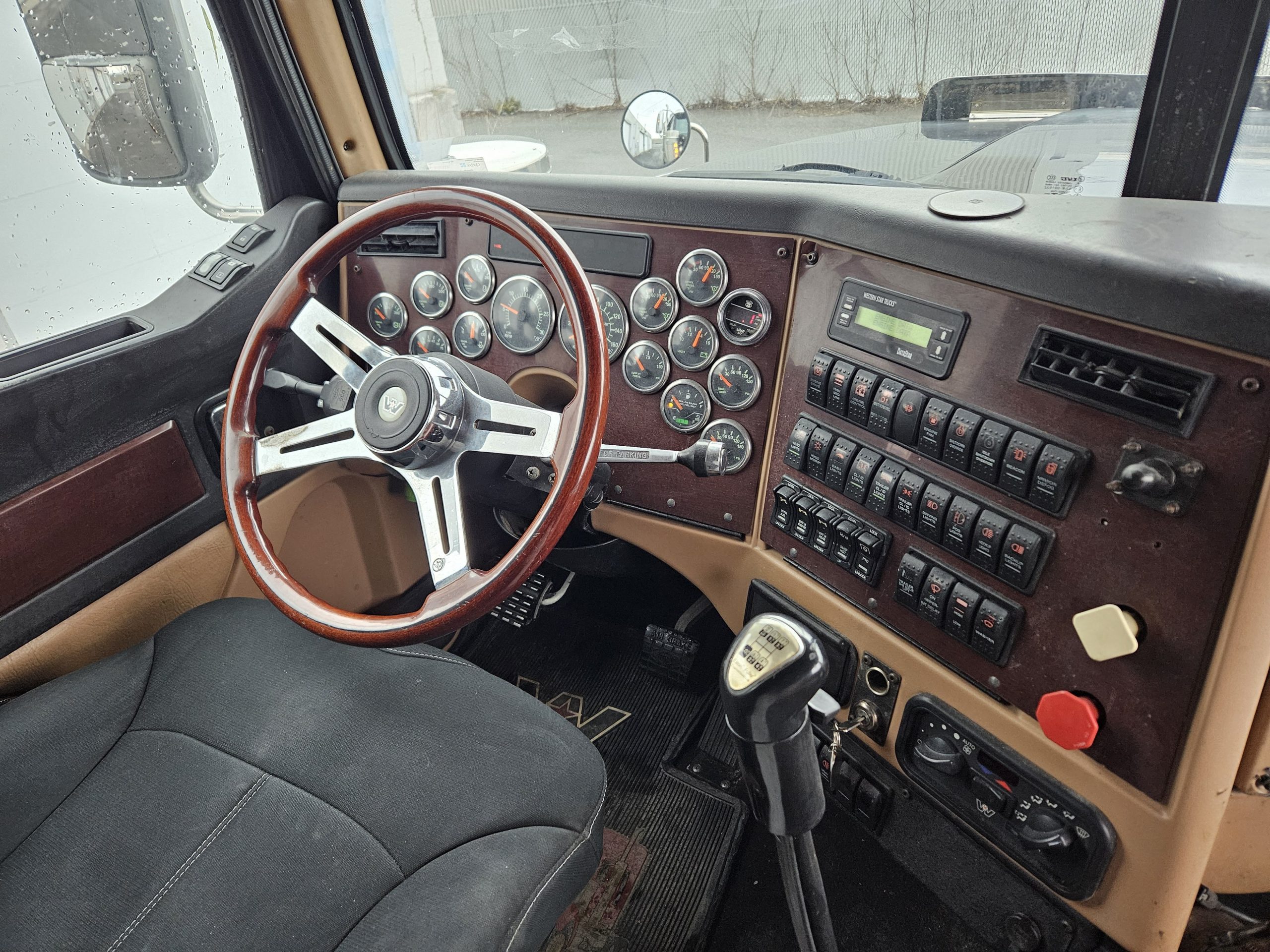 2013 Western Star 4900 — Heavy Spec Double Frame - Image 14